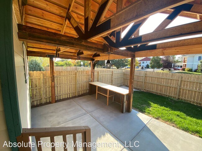 Building Photo - 3 br, 2 bath House - 11 Sweetgrass Ave