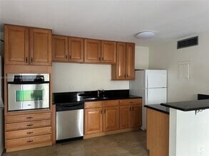 Building Photo - 637 Executive Center Dr