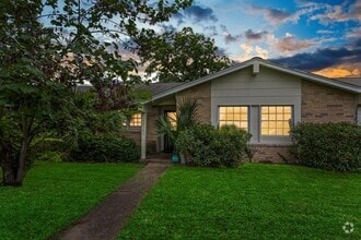 Building Photo - 13163 High Star Dr