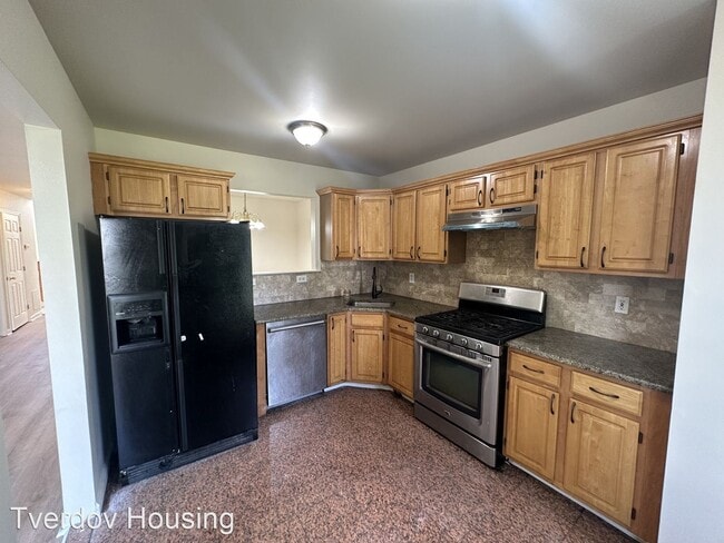 Building Photo - 3 br, 2.5 bath House - 52 Victoria Drive