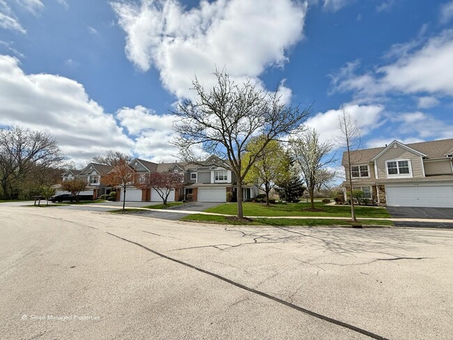 Building Photo - 1391 E Baronet Ln