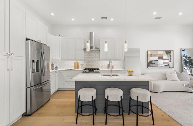 Building Photo - 2602 Palisade Ave