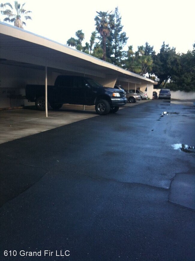 Foto del edificio - 610 Grand Fir Ave