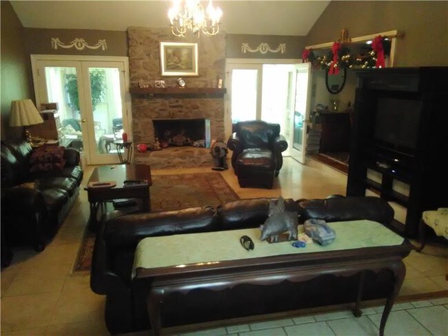 Foto del edificio - 12780 Providence Rd