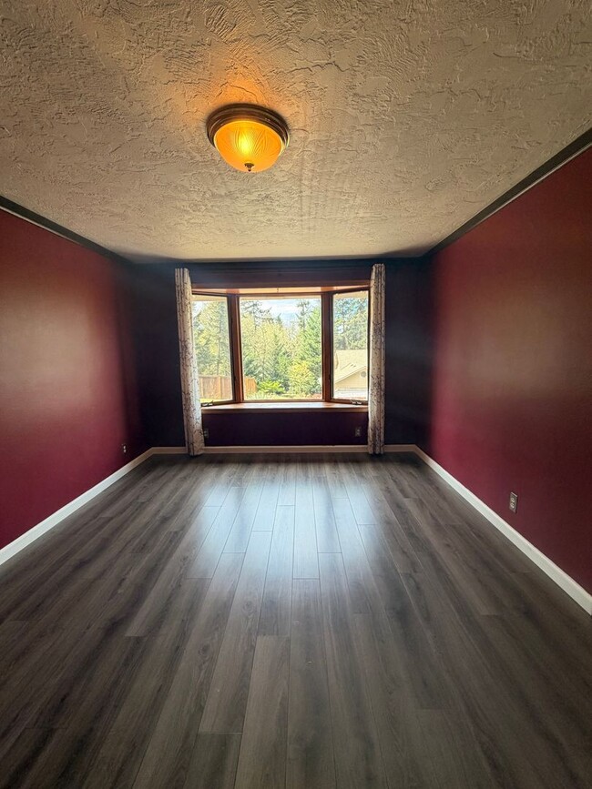 Foto del edificio - 3-Bed 2.5 Bath home in South Hills!