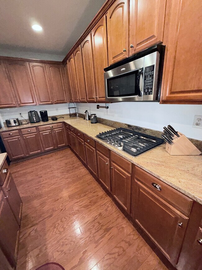 Foto del edificio - Room in House on Seamill Rd