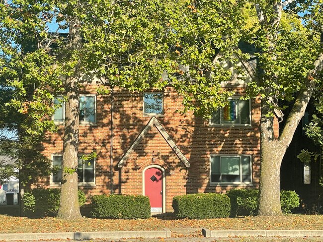 Foto del edificio - 1522 Northwest Blvd