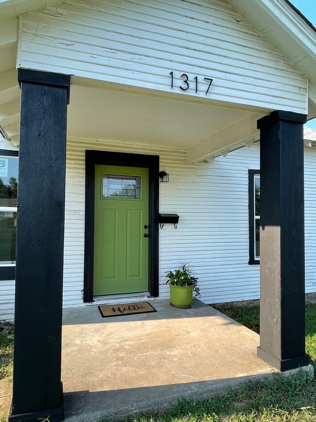 1317 E Broadway St, Cushing, OK 74023 House Rental in Cushing, OK