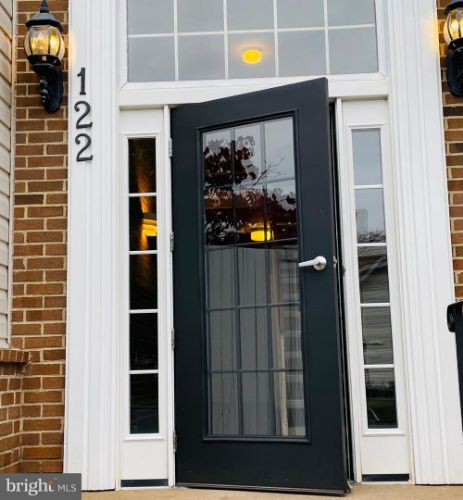 Building Photo - 122 Westwick Ct