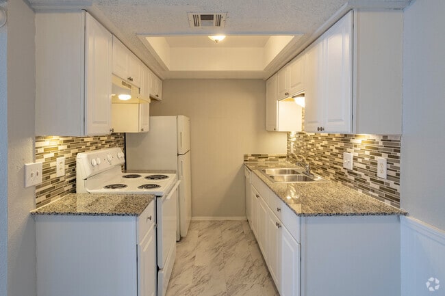 2BR, 1BA - 740SF - Mosaic