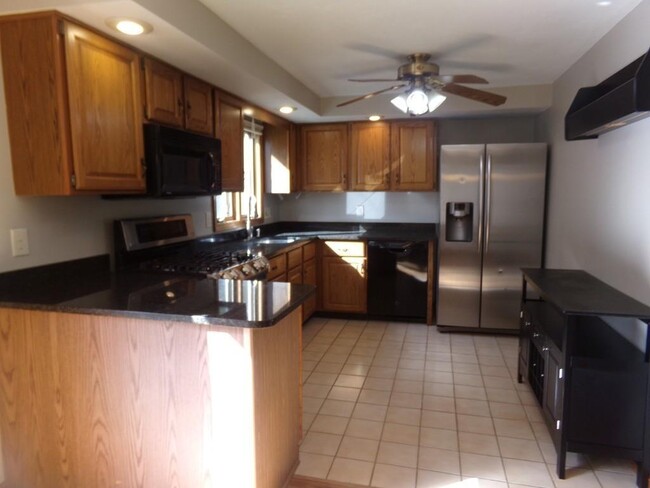 Building Photo - 7 Villa Roma Dr