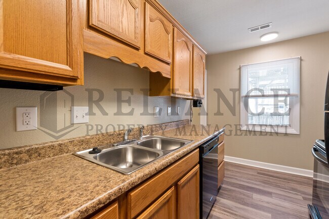 Building Photo - 5021 Hemlock Ave