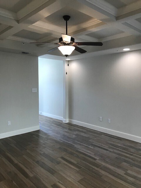 Foto del edificio - *COMING SOON* Three Bedroom Townhome in Pr...