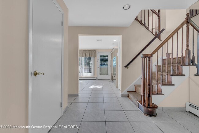 Foto del edificio - 4 Judith Pl