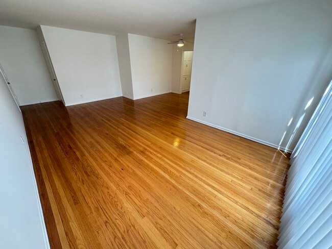 Building Photo - 11662 Sunset Blvd