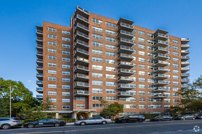 Foto del edificio - 7031 108th St