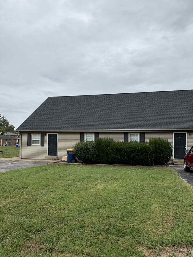 Building Photo - 1621 Flanigan Ct