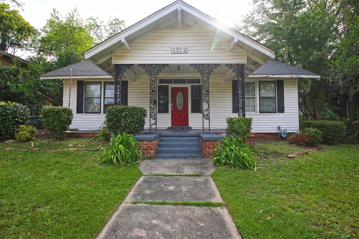 Primary Photo - PRE-LEASE! 5-bedroom house close to USC