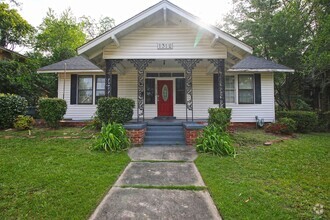 Building Photo - 1312 Maple St