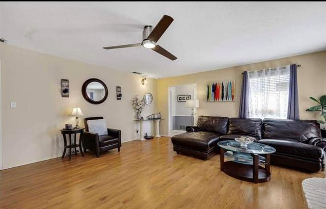 Foto del edificio - 2213 Woodcreek St