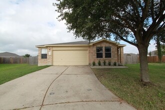 Building Photo - 220 Madison Ln