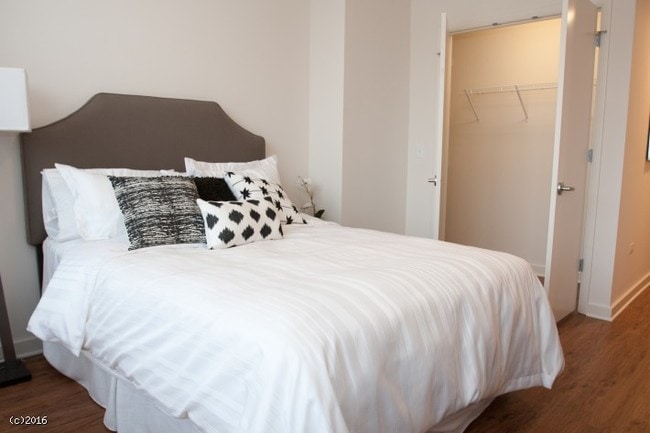 Building Photo - 725 N Wells St