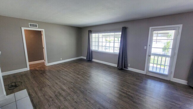 Foto del edificio - 4 Bed 2 Bath House in East Whittier Availa...