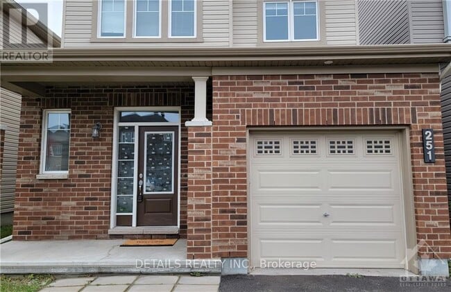 Building Photo - 251 Saddleback Cres