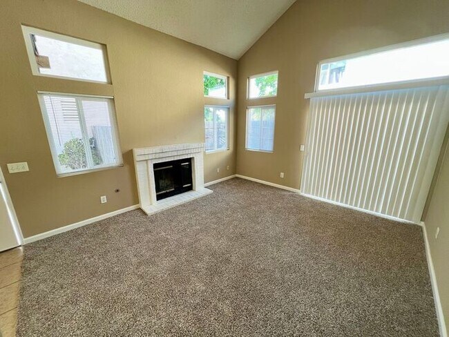Building Photo - 3 Bed, 3 Bed House In The Willams Ranch Co...