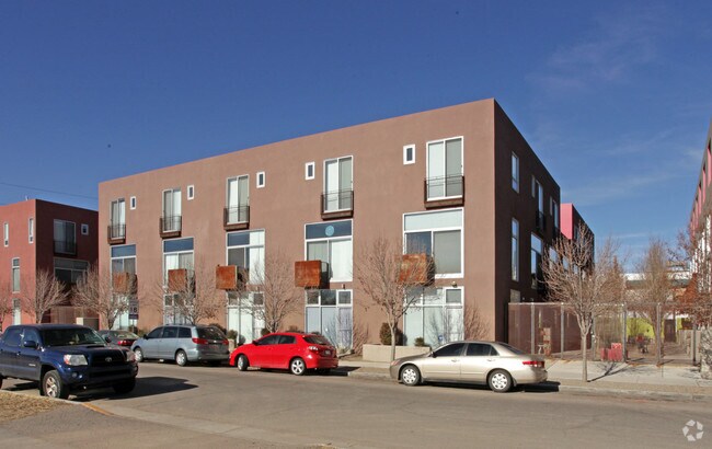 Building Photo - 801-827 Silver Ave SW