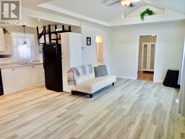 Photo du bâtiment - 562 Beach Blvd