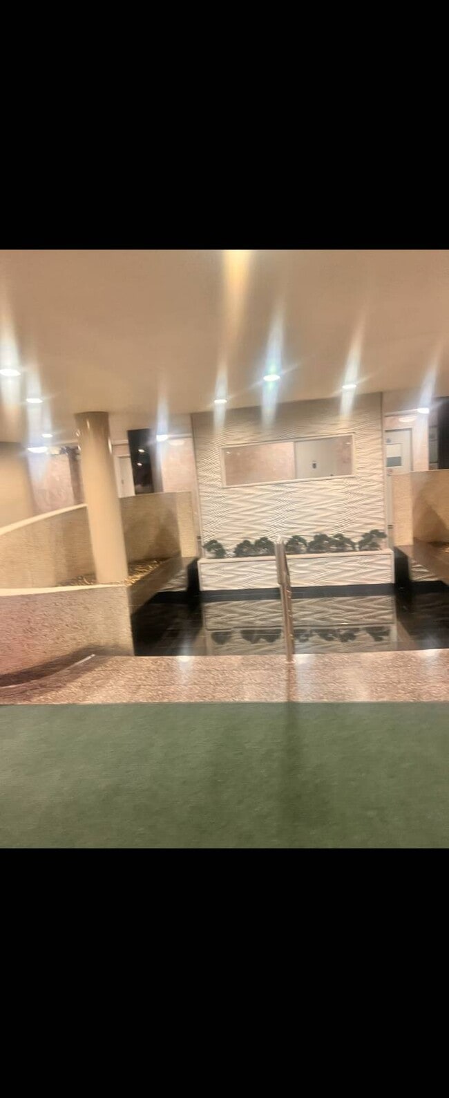 Foto del edificio - 84-10 153rd Ave