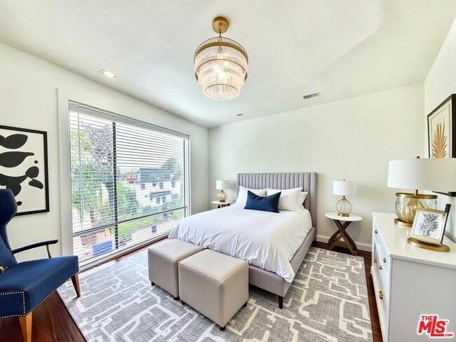 Foto del edificio - 5805 W 8th St