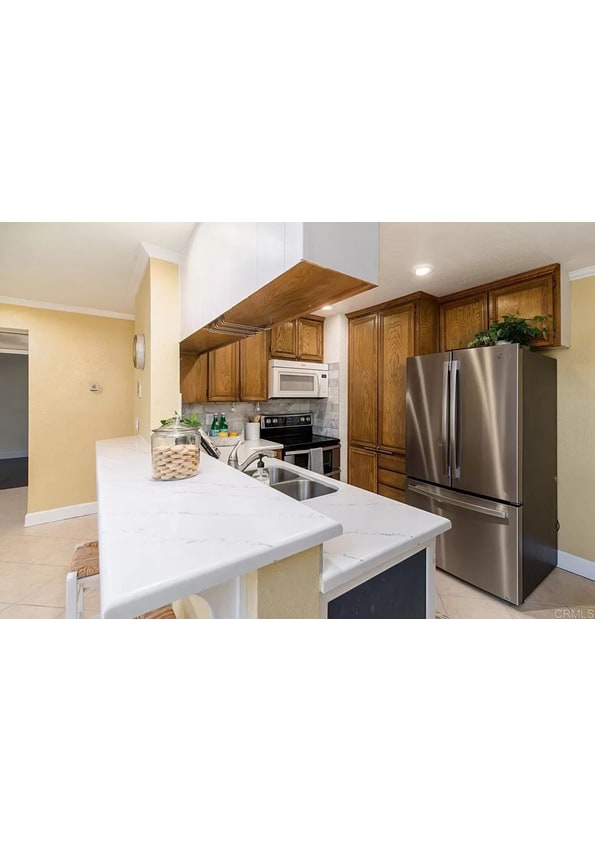 Fully furnished kitchen - 5705 Friars Rd