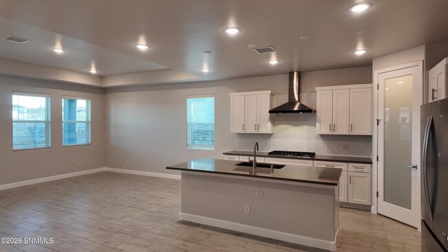 Building Photo - 150 Pinos Altos Trl