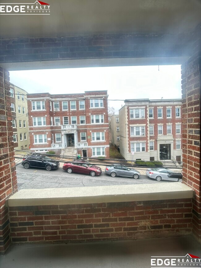 Building Photo - 120 Brainerd Rd