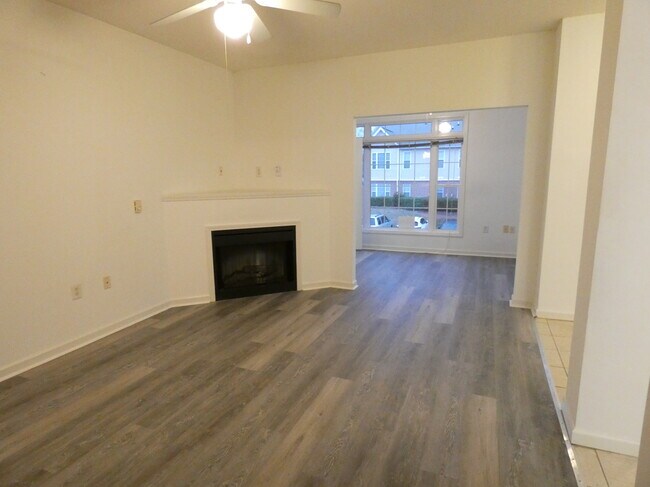 Building Photo - 2500 Friedland Pl
