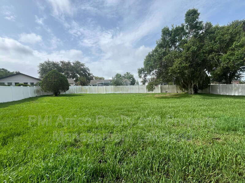 Building Photo - 5721 Manchester Dr W