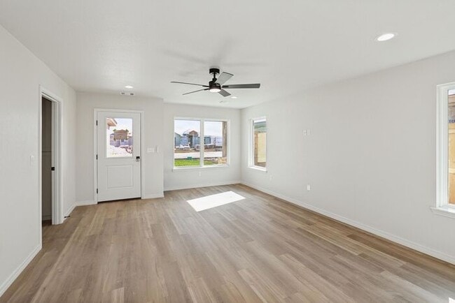 Building Photo - 8904 Oakleaf Ct