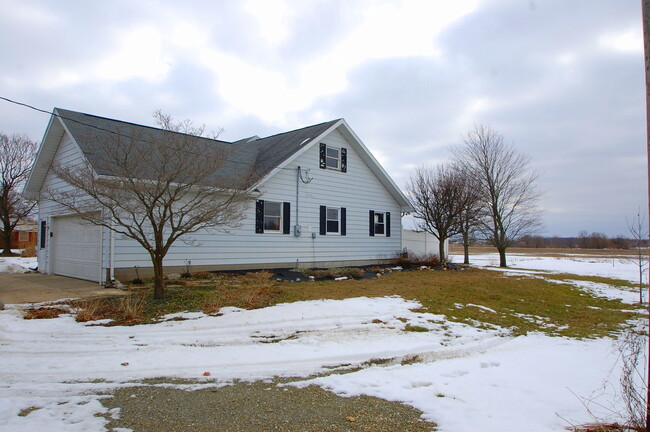 Building Photo - Country Living, 4-Bedroom Home in Northwoo...