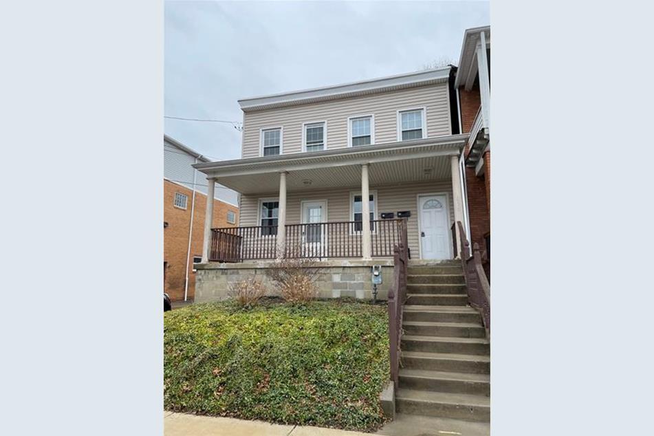 656 Glenwood Ave, Ambridge, PA 15003 Condo for Rent in Ambridge, PA