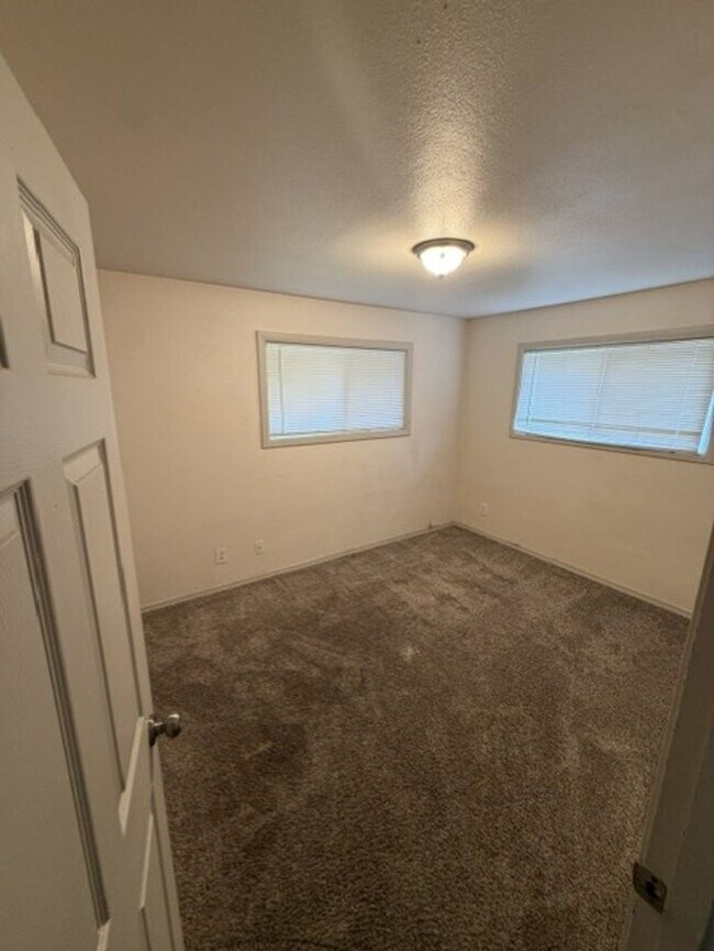Foto del edificio - 3 bedroom Centralia home