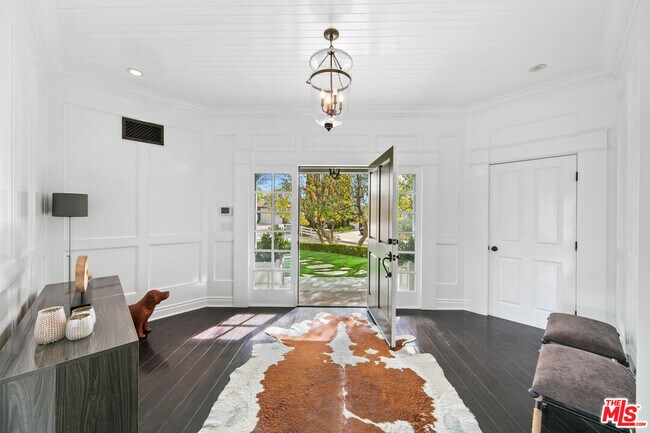 Building Photo - 24924 Jim Bridger Rd