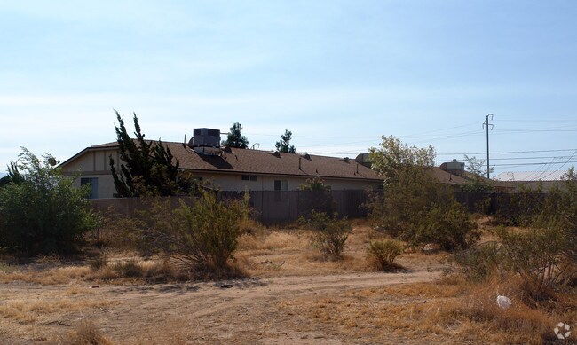 Building Photo - Tokage Manor