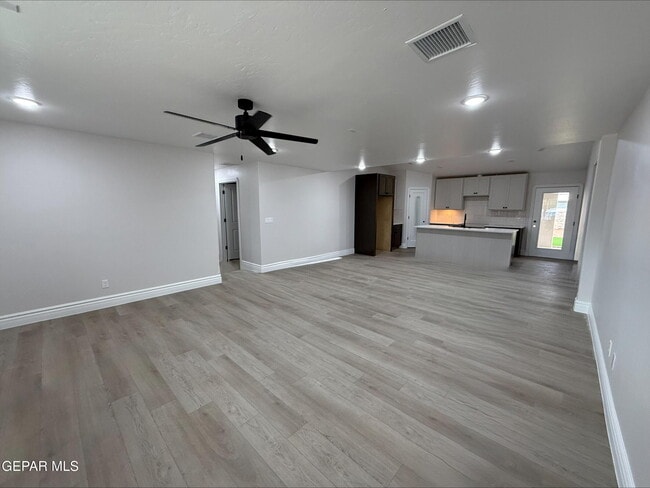 Building Photo - 2633 Dunoon Dr