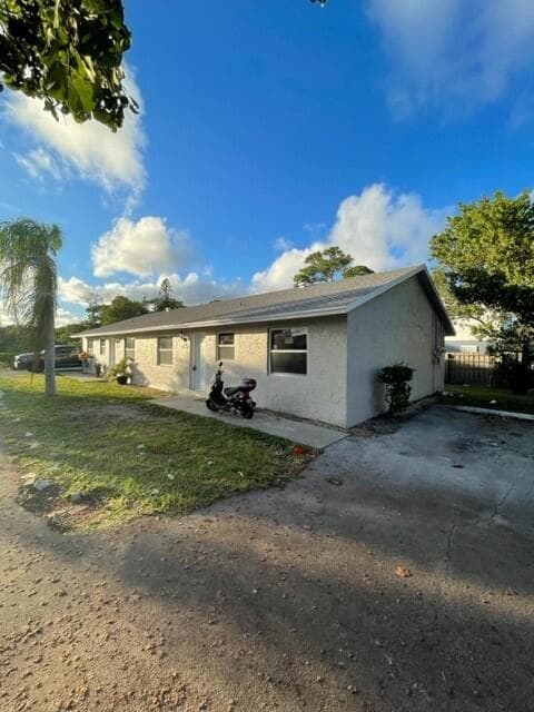 Foto principal - 1420 Barton Rd