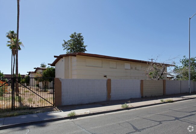 Building Photo - Shouse Fourplexes