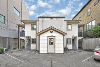 Building Photo - 1607 Welch St