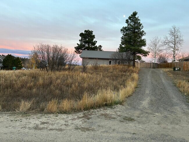 Foto del edificio - 70 Gila Dr