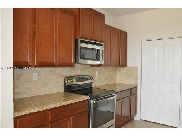 Foto del edificio - 580 NE 33rd Terrace